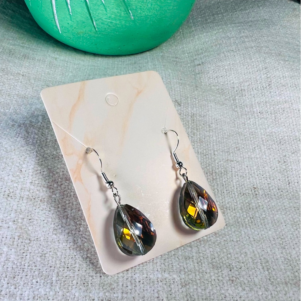 925 Sterling Silver‎ Pierced Earrings Faceted Teardrop Crystal Dangle